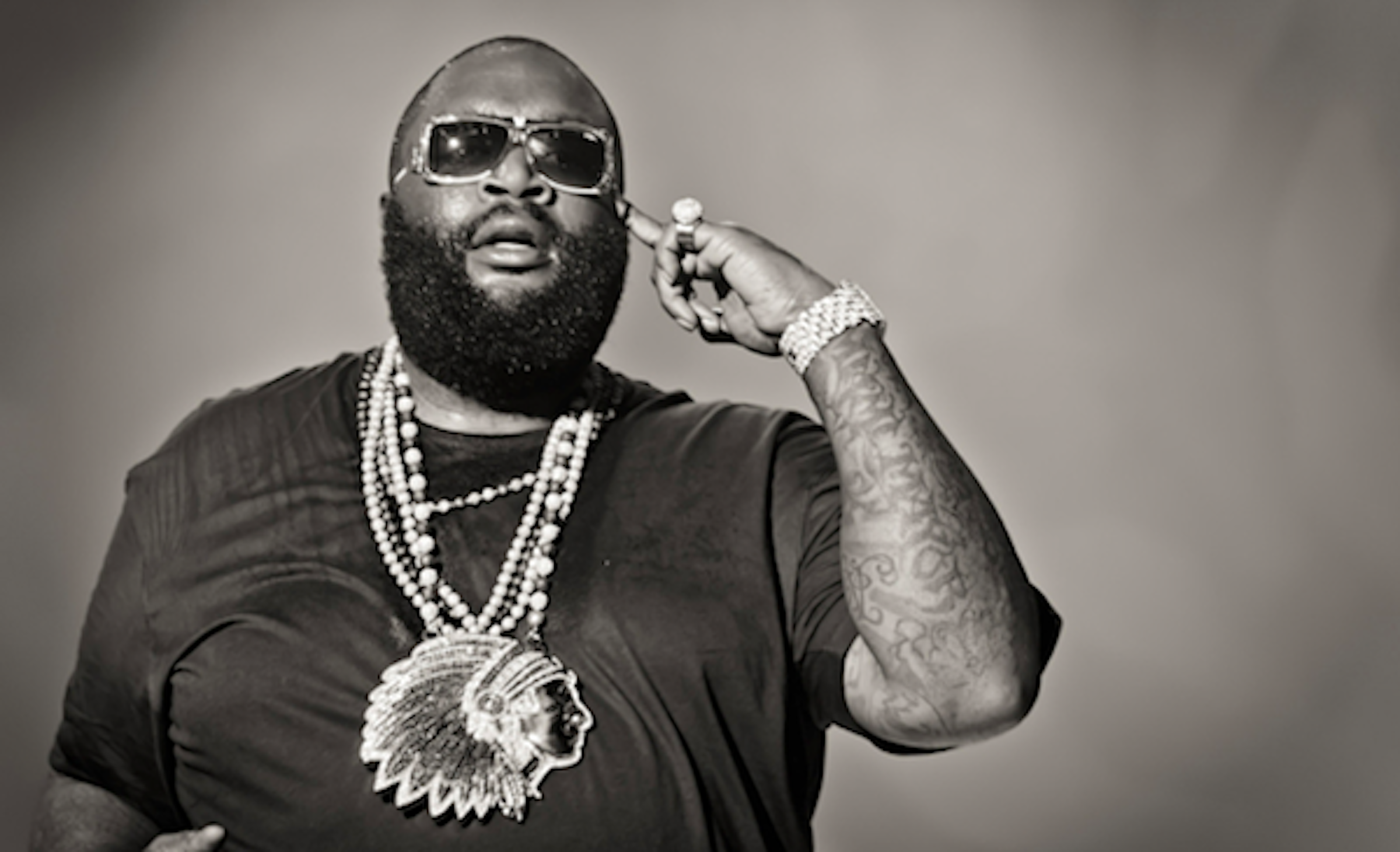 Большой черный босс Большой черный босс