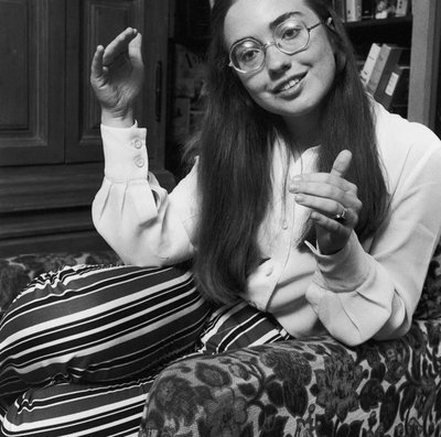 Rsz hillary.jpg?ixlib=rails 2.1