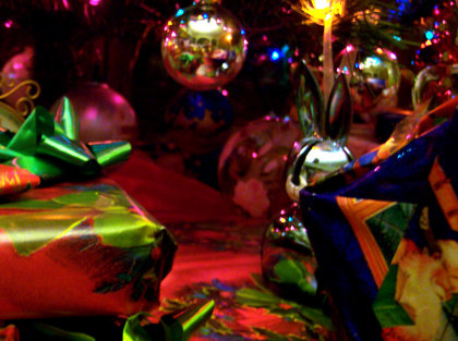 Rsz presents under tree.jpg?ixlib=rails 2.1