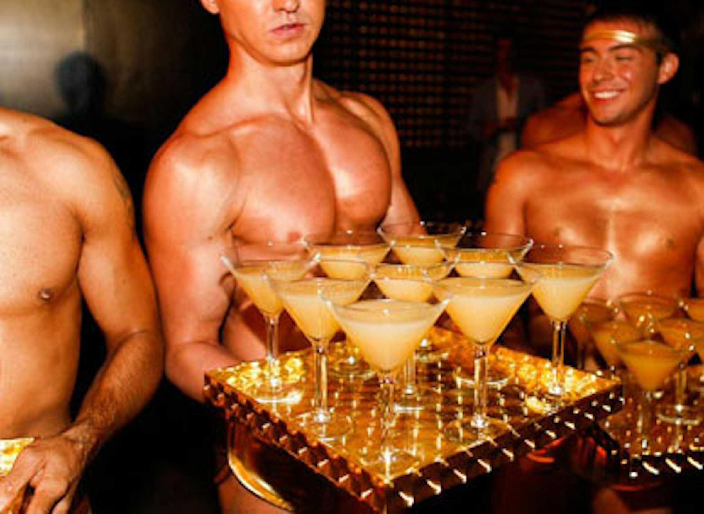 голые парни в баре фото 86