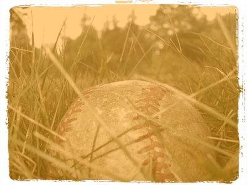 Rsz 4rsz baseball in grass.jpg?ixlib=rails 2.1