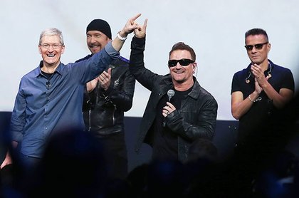Rsz tim cook u2 bono the edge apple 2014 billboard 650x430.jpg?ixlib=rails 2.1