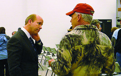 Rsz 0208shemphillfarmermeeting 1  1 .jpg?ixlib=rails 2.1