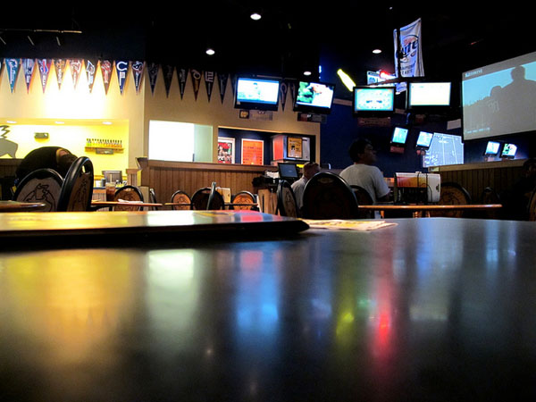 Tv at a bar   4958176334 600.jpg?ixlib=rails 2.1