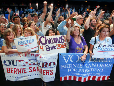 Rsz women bernie sanders hillary clinton vote.jpg?ixlib=rails 2.1