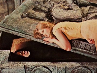 Rsz taste the blood of dracula 1970 002 christopher lee in grave linda hayden on lid.jpg?ixlib=rails 2.1