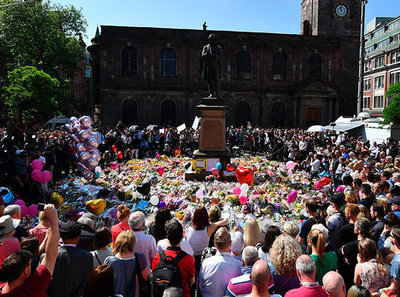 Rsz manchester tributes4 t.jpg?ixlib=rails 2.1