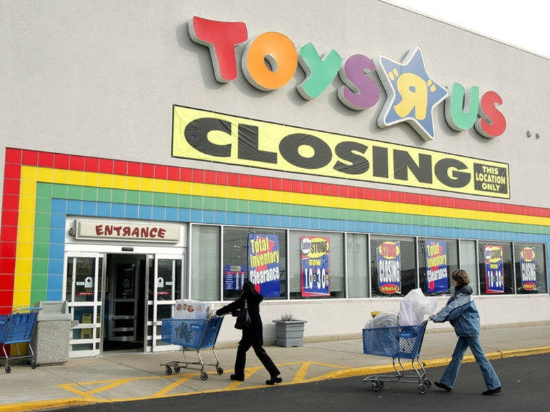 Toys r us store closing 1521062454 1981.jpg?ixlib=rails 2.1