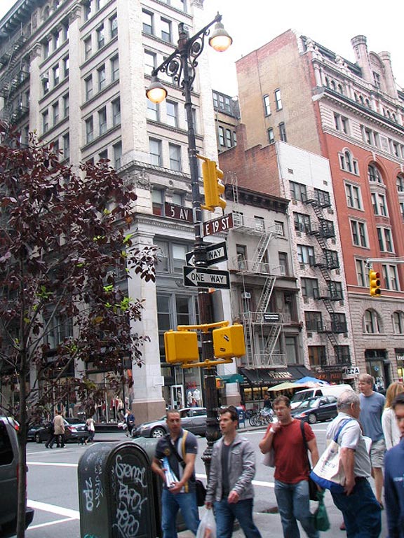 Twinlamp1.jpg?ixlib=rails 2.1