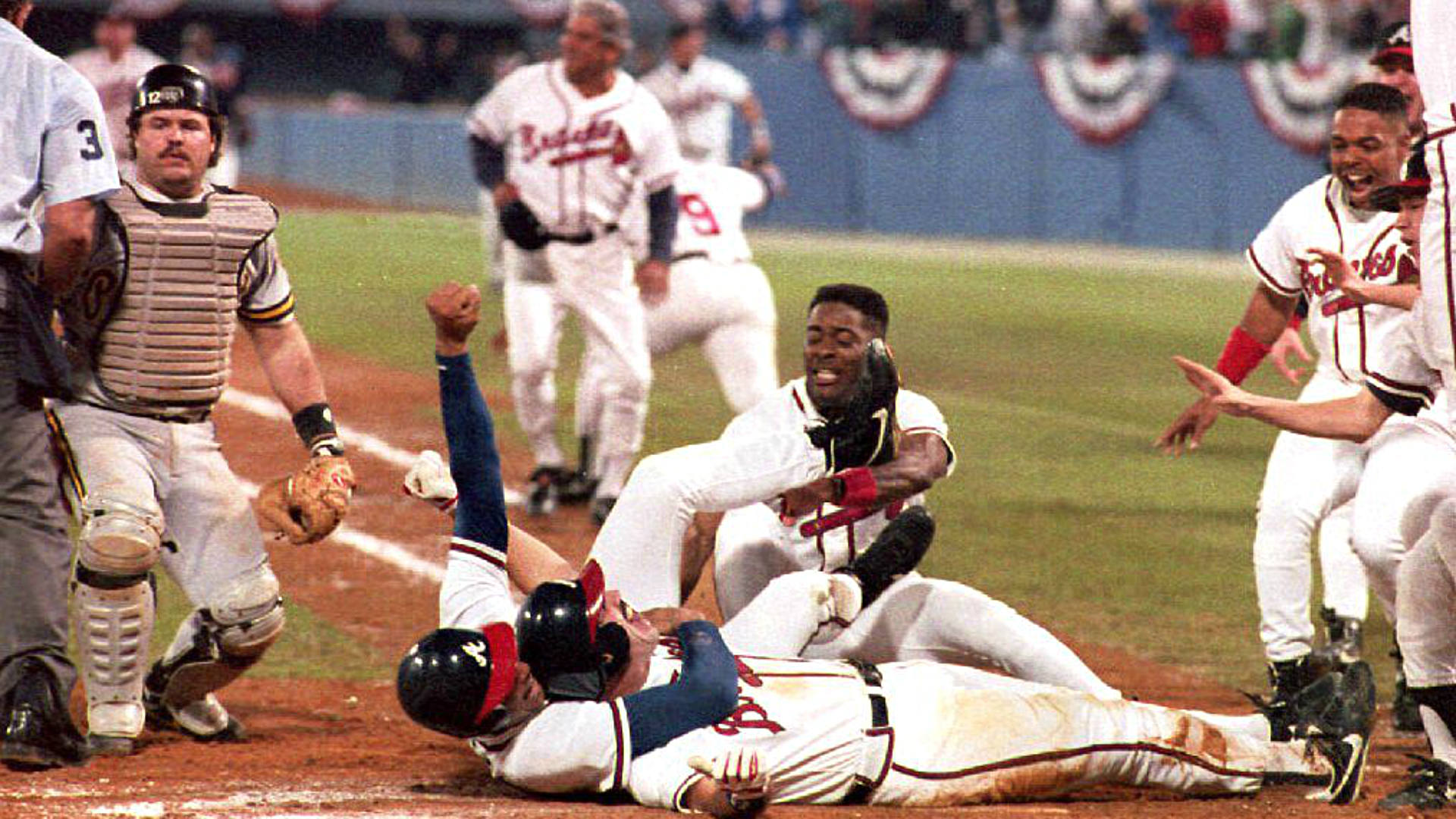 1992nlcs getty ftr 101417jpg fskhgi098atb1gbei5u7aqk1k.jpg?ixlib=rails 2.1