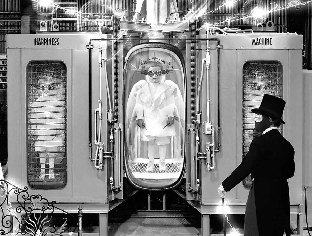 Experience machine.jpg.webp?ixlib=rails 2.1