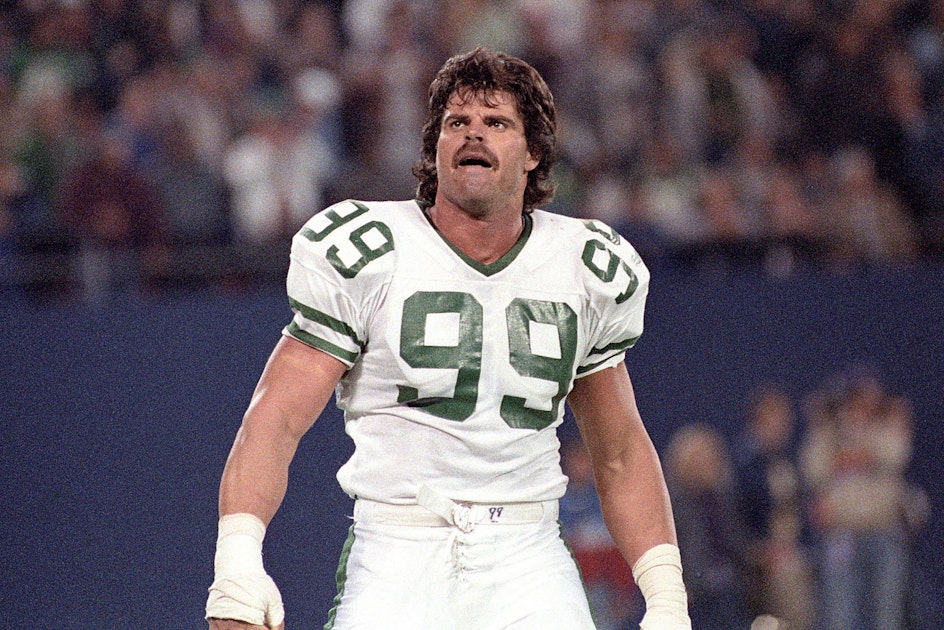 Mark Gastineau Flamed On and Off | www.splicetoday.com