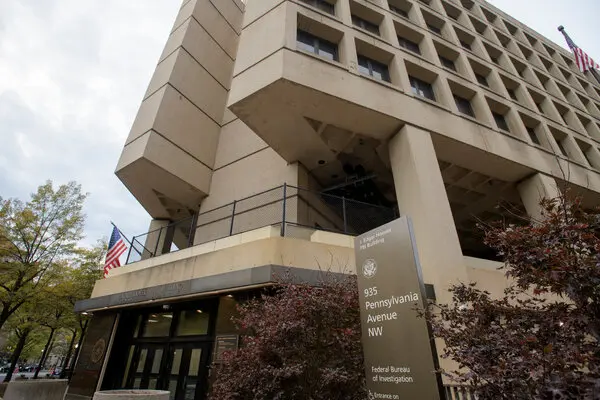 30dc fbi topart fqmj articlelarge.jpg?ixlib=rails 2.1