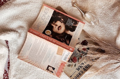 Daisy jones and the six book review.jpg?ixlib=rails 2.1
