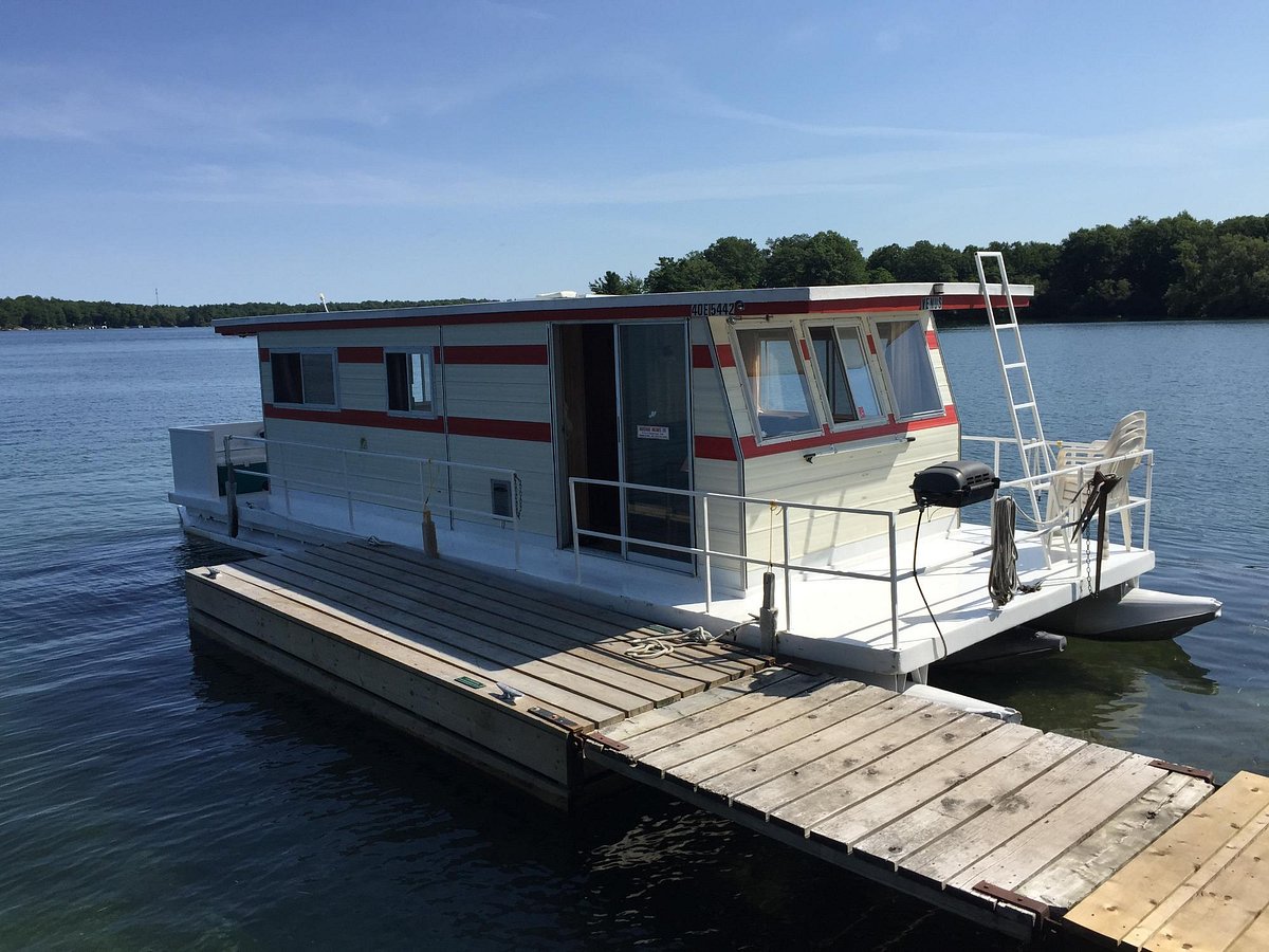 Houseboat holidays private.jpg?ixlib=rails 2.1