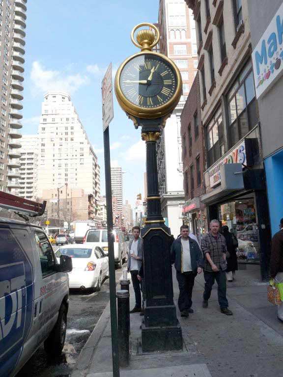 Yorkville clock.jpg?ixlib=rails 2.1