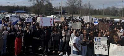 6998edcc1fa20.image.jpg?ixlib=rails 2.1