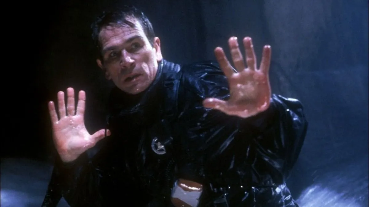 Tommy lee jones in the fugitive.jpeg.webp?ixlib=rails 2.1